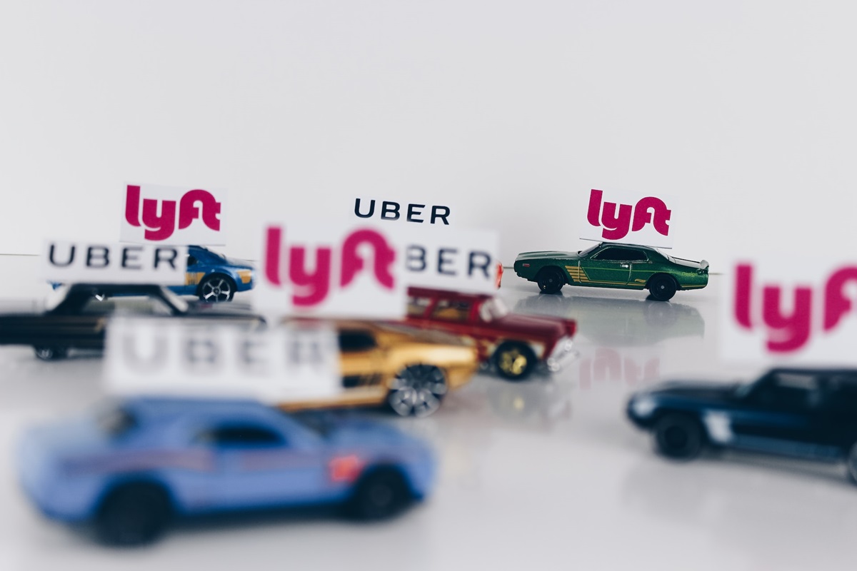 Nomura Downgrades Uber and Lyft 